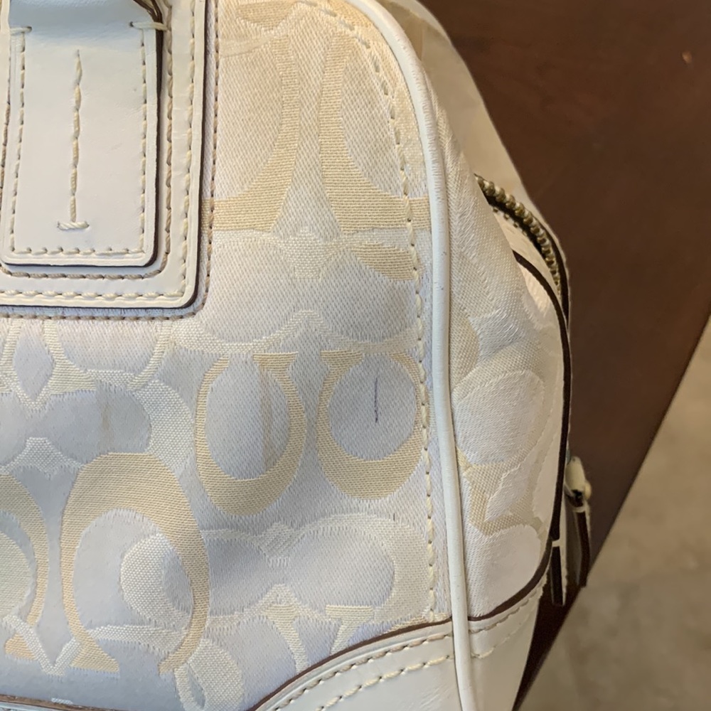 White coach bag - Picture 7 of 15